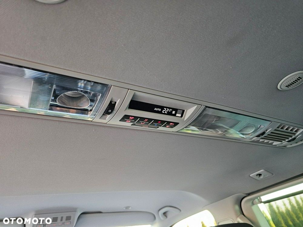 Volkswagen Multivan - 26