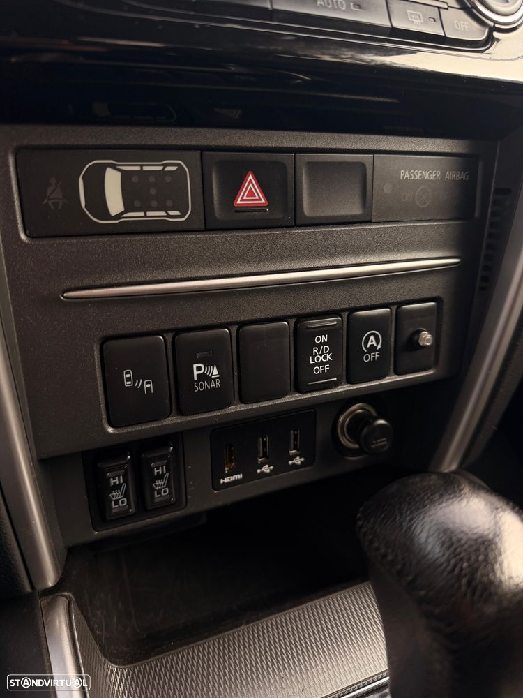 Mitsubishi L200 Pick Up 4x4 S&S Auto Cabine Dupla Select - 25