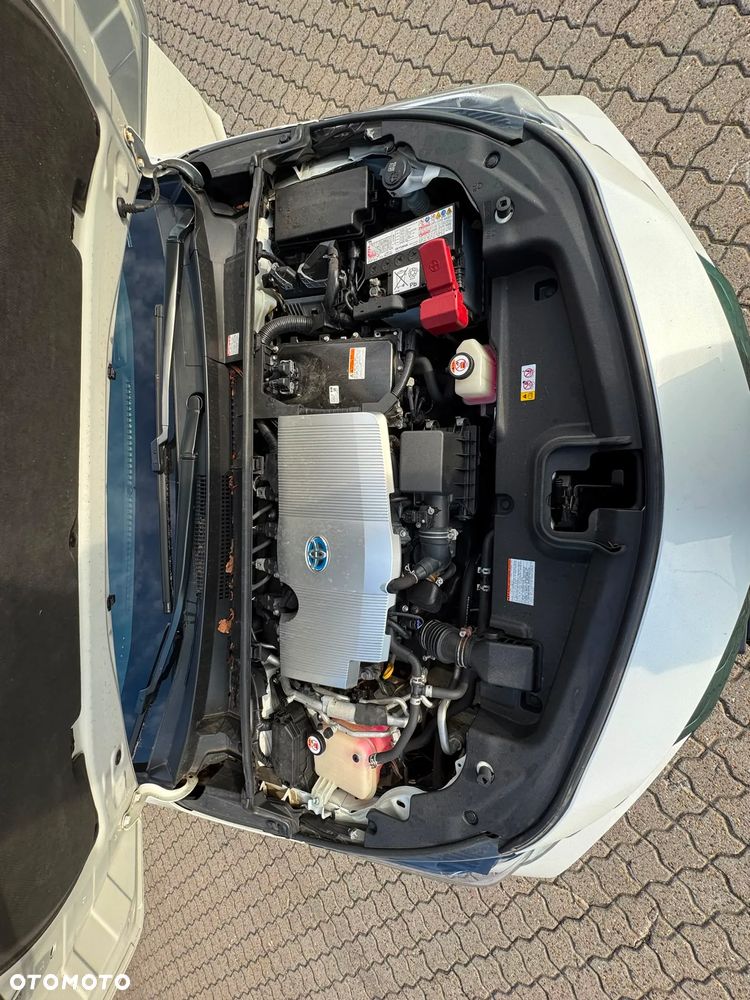 Toyota Prius Hybrid Executive - 16