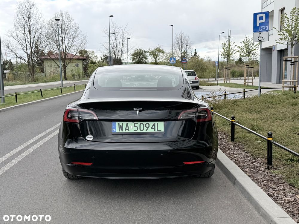 Tesla Model 3 Standard Reichweite Plus Hinterradantrieb - 11