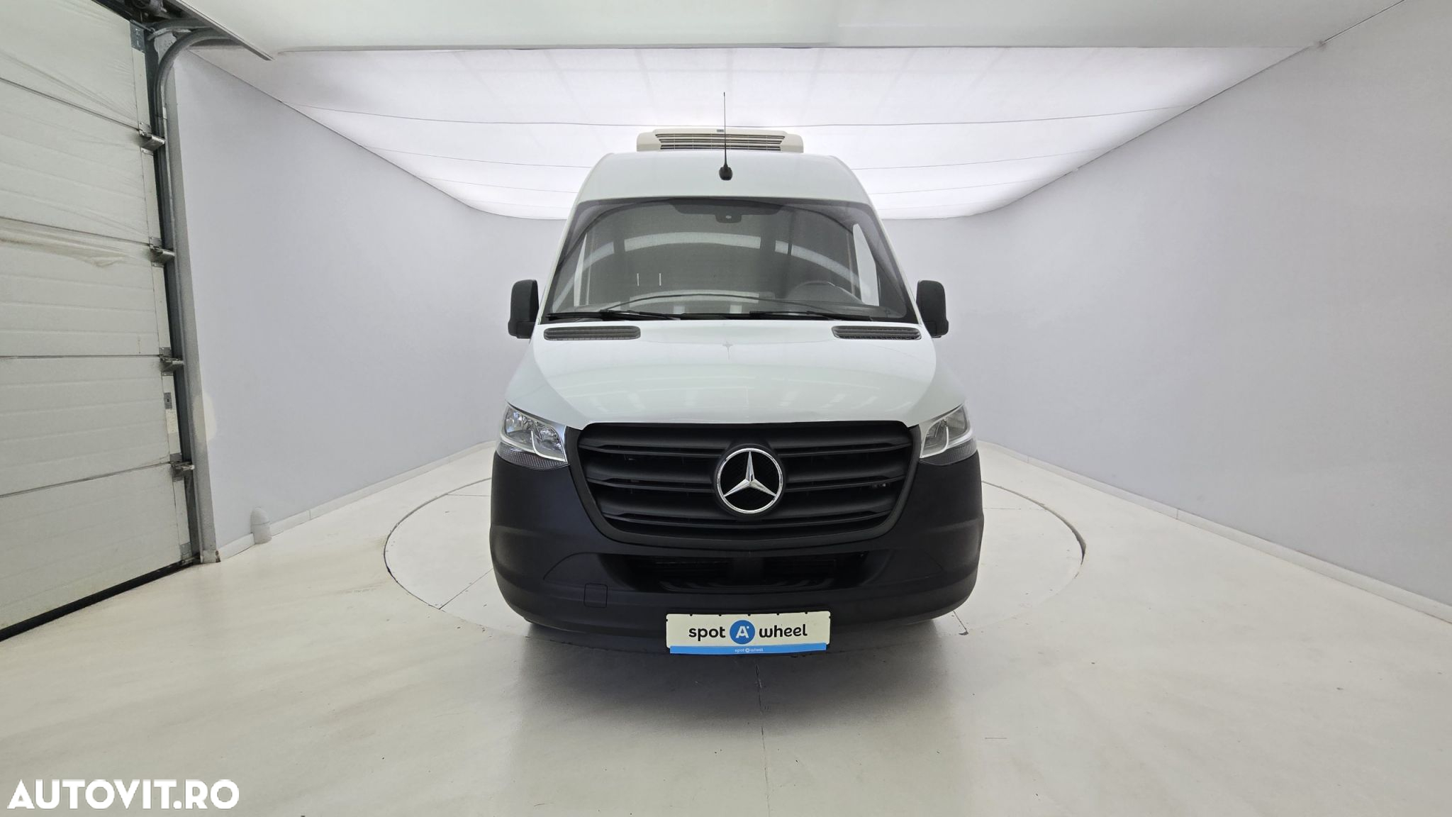 Mercedes-Benz Sprinter - 2