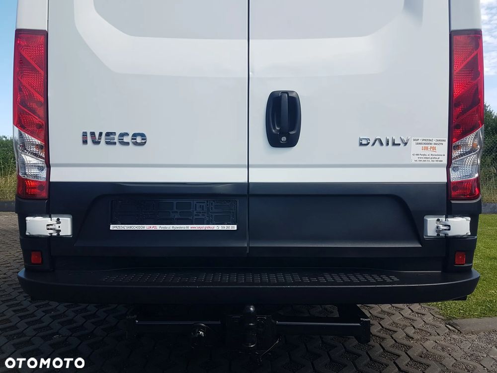 Iveco 50C15 DAILY 7-OSÓB BRYGADÓWKA BLIŹNIAKI MAXI DŁUGI WYSOKI KLIMA BLASZAK VAN FURGON HAK KRAJOWY - 22