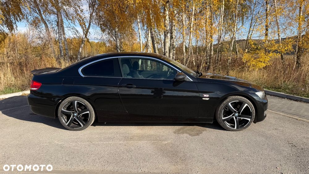 BMW Seria 3 325i - 4