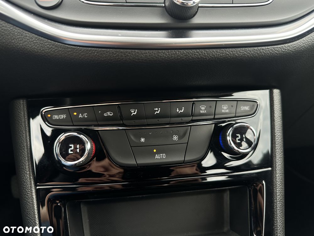 Opel Astra Sports Tourer 1.2 Turbo Business Edition - 20