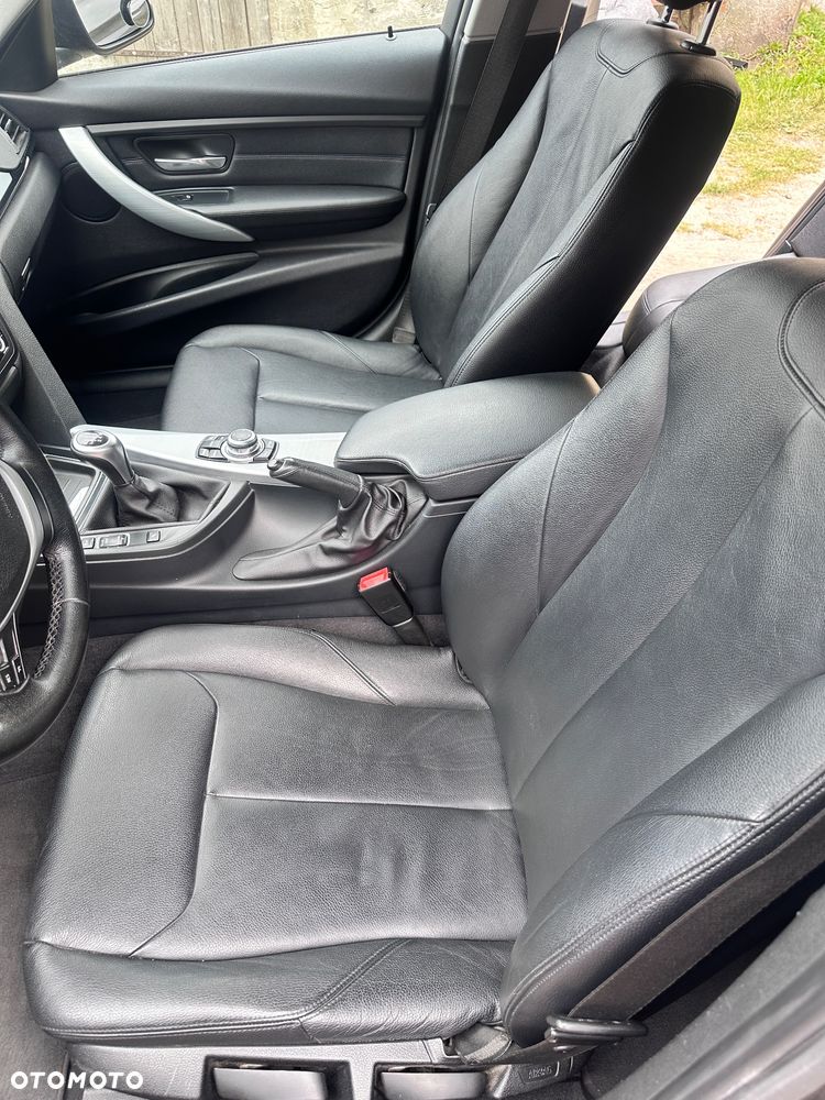 BMW Seria 3 320d - 27