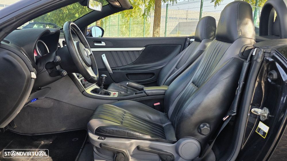 Alfa Romeo Spider 2.4 JTDm - 11