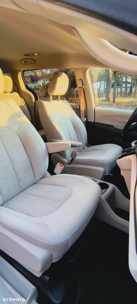 Chrysler Pacifica - 13