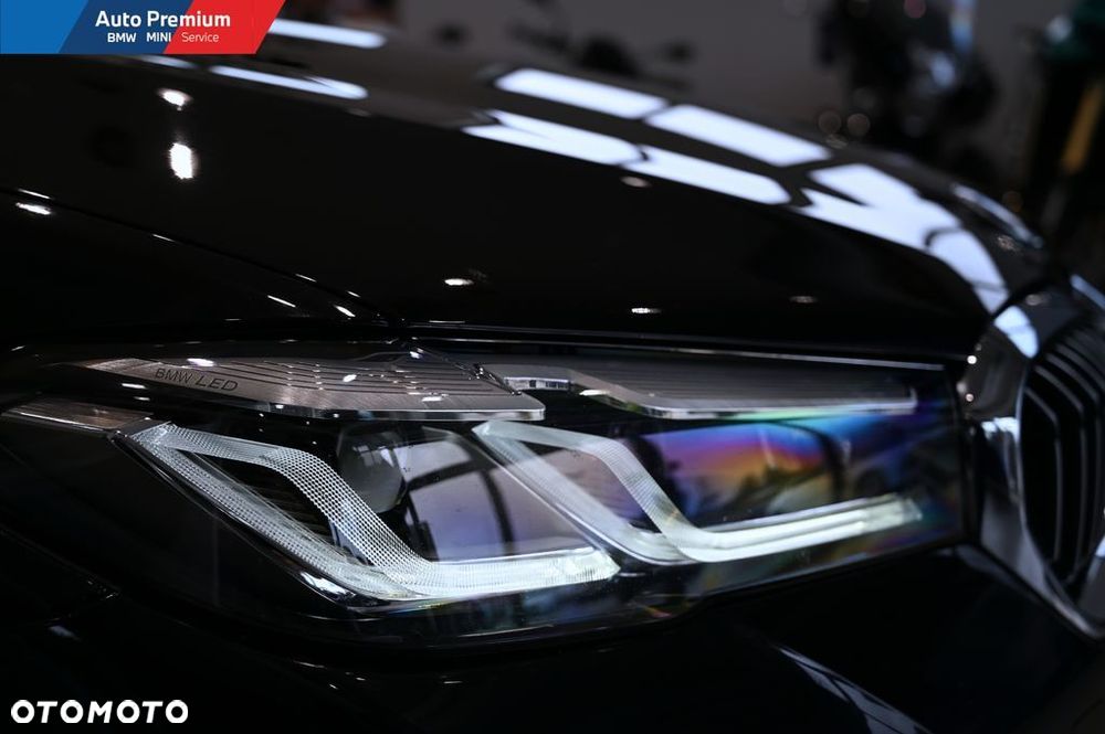 BMW Seria 5 520i mHEV - 26