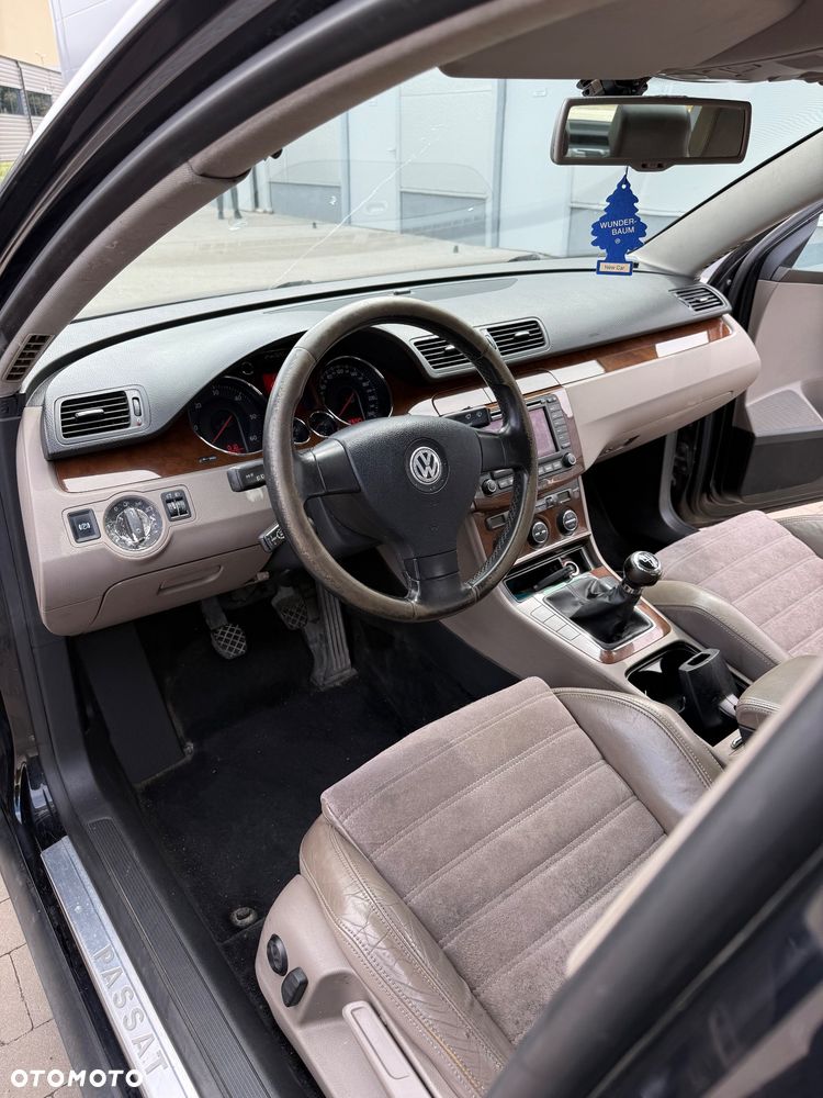 Volkswagen Passat 2.0 TDI Highline - 15