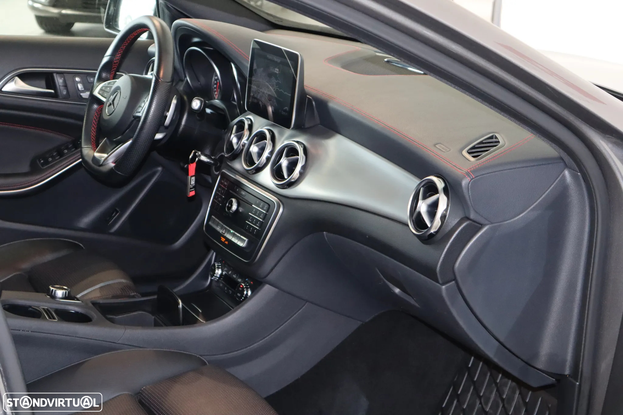 Mercedes-Benz GLA 220 CDi AMG Line - 14