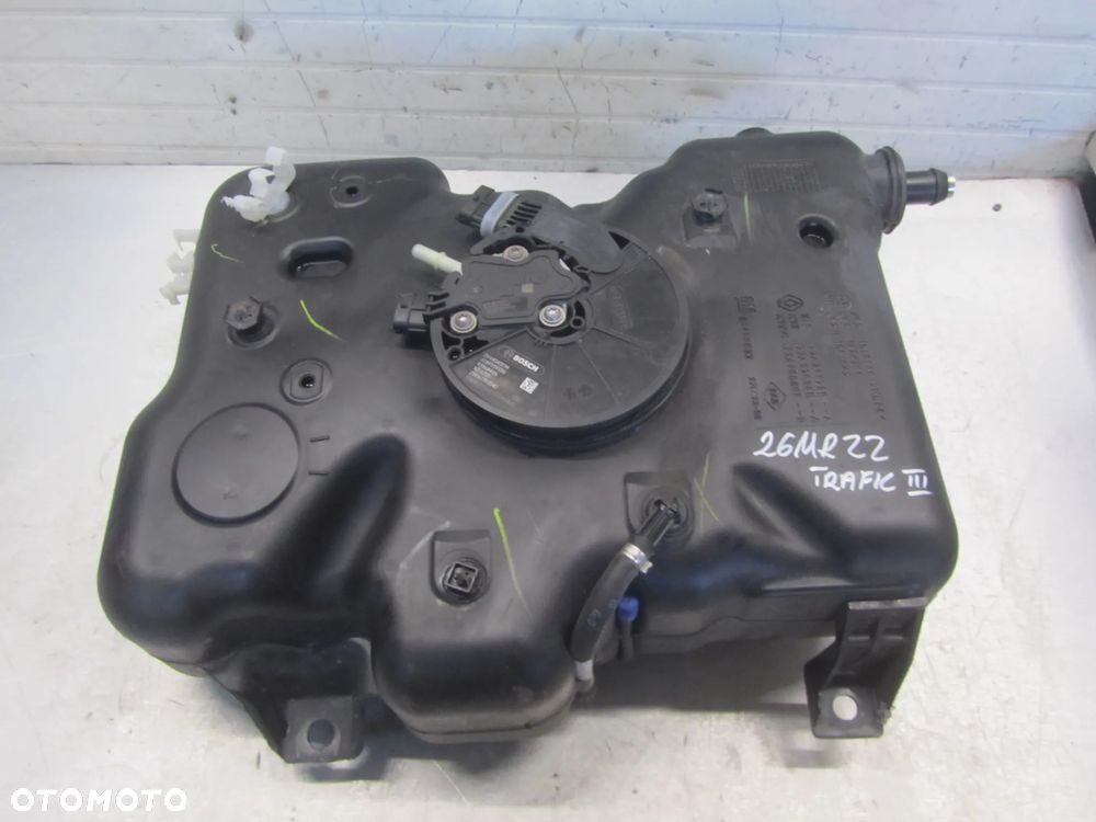 Zbiornik AdBlue 93459932 Renault Trafic-Vivaro 16 DCI Bi Turbo2014- - 1