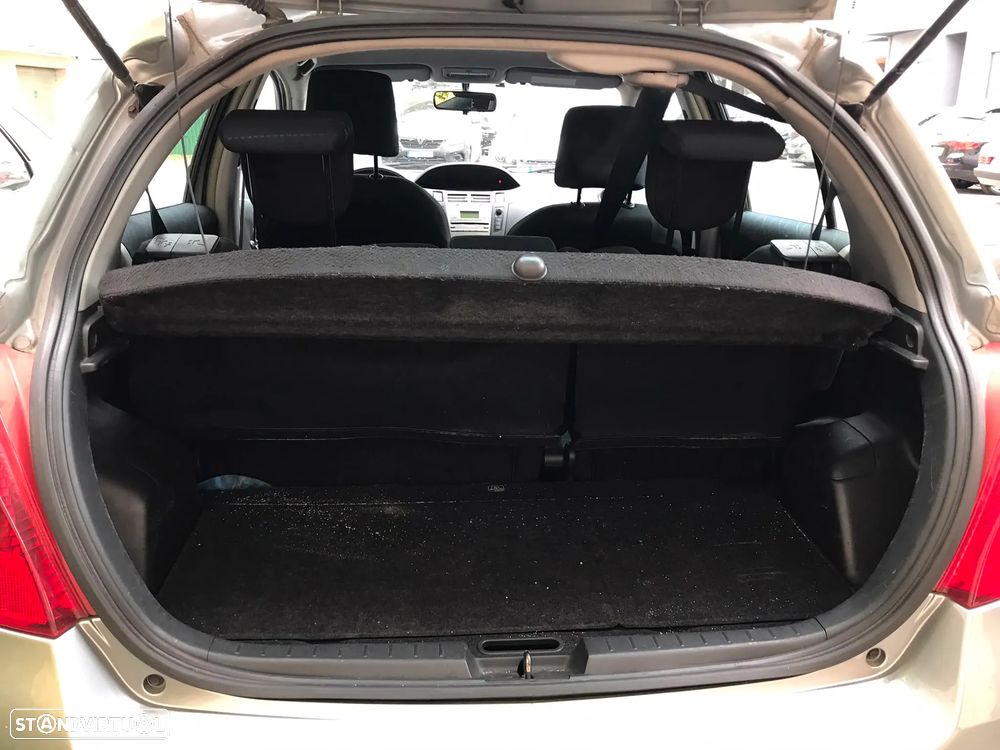 Toyota Yaris 1.0 VVT-i - 3