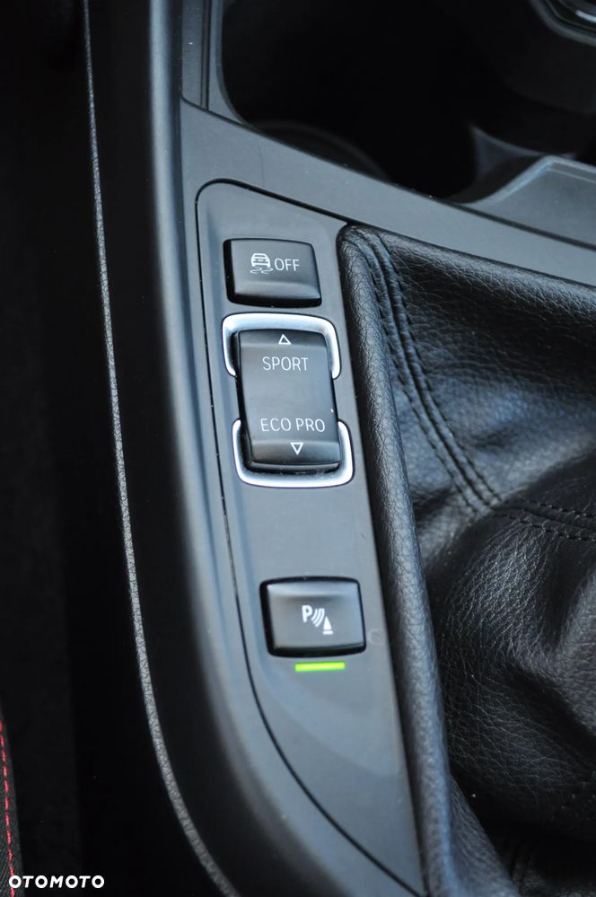 BMW Seria 1 116i - 36
