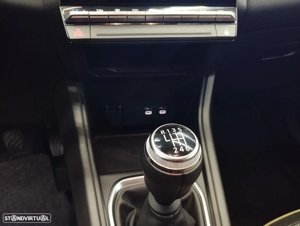 Renault Captur 1.0 TCe Techno Bi-Fuel - 38