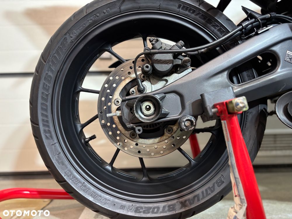 Yamaha R7 - 17