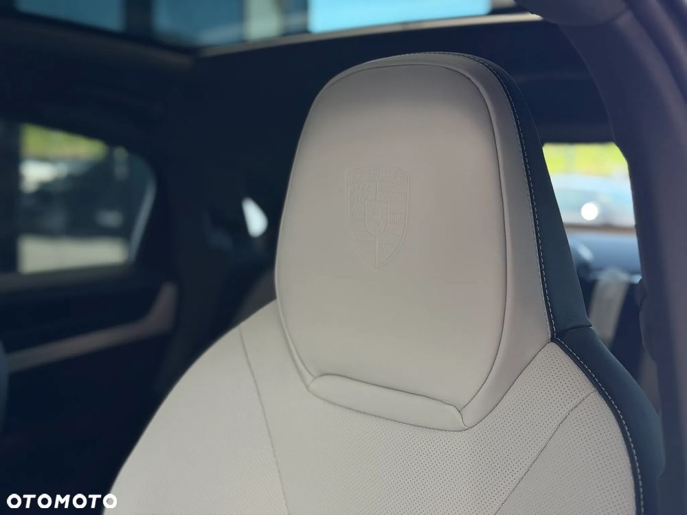 Porsche Cayenne E-Hybrid PHEV Black Edition - 17