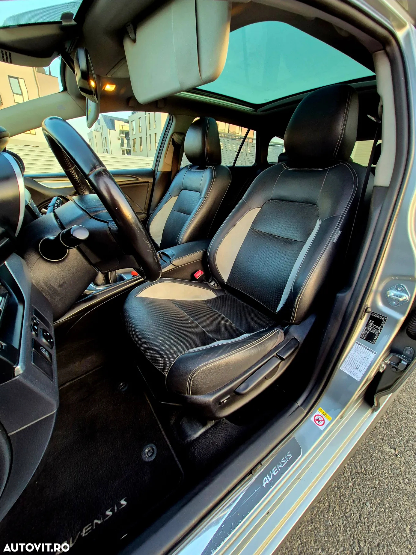 Toyota Avensis 2.0 D-4D Executive Terracotta - 9