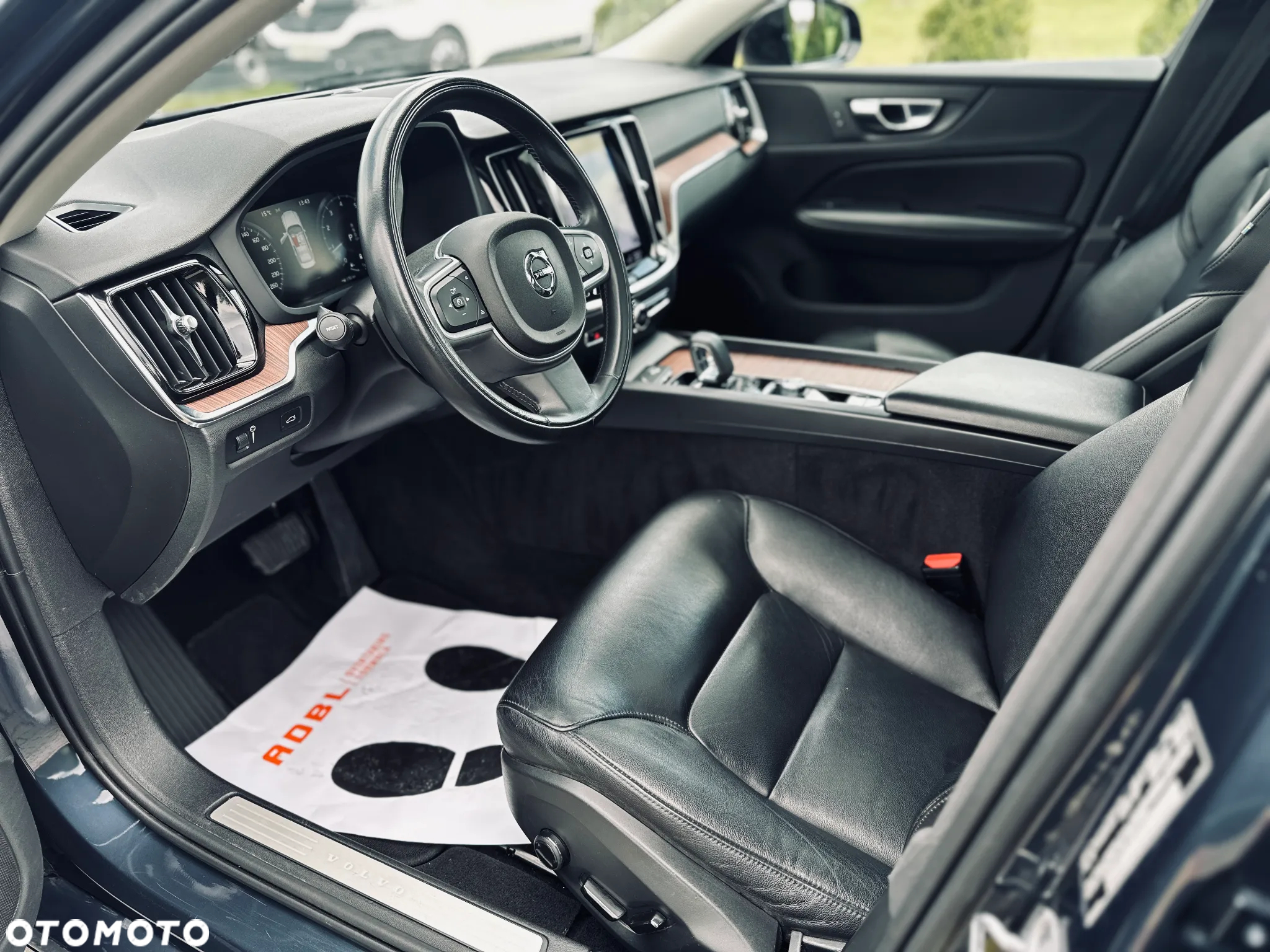 Volvo S60 B5 B AWD Plus Dark - 13