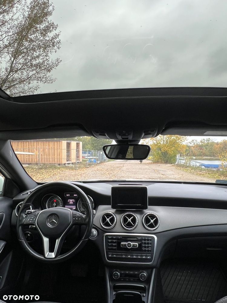 Mercedes-Benz GLA - 27