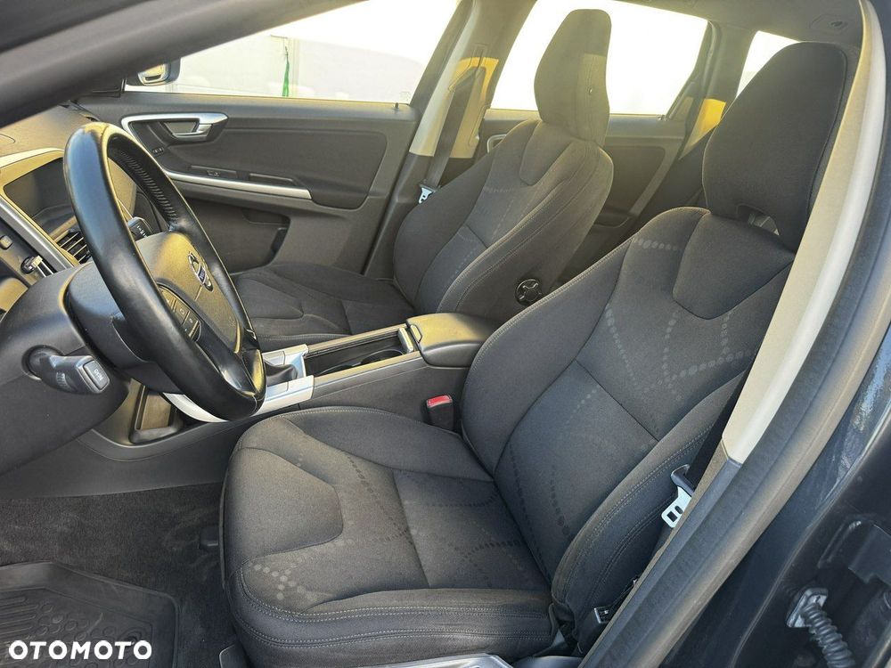 Volvo XC 60 D4 AWD Momentum - 21