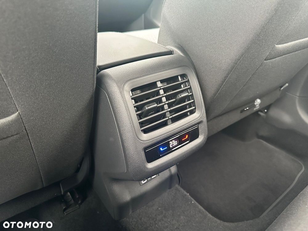 Volkswagen T-Roc 1.5 eTSI Life DSG - 27