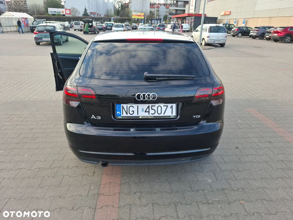 Audi A3 Sportback 1.6 TDI DPF Ambiente - 4