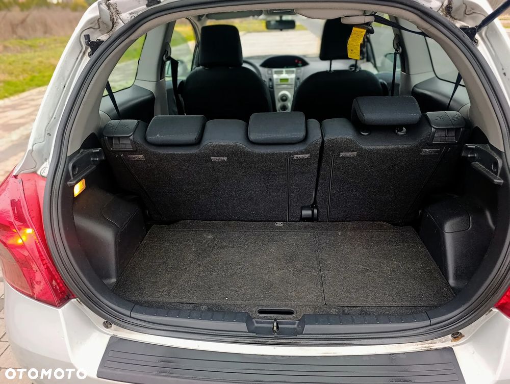 Toyota Yaris 1.3 VVT-i Team - 14