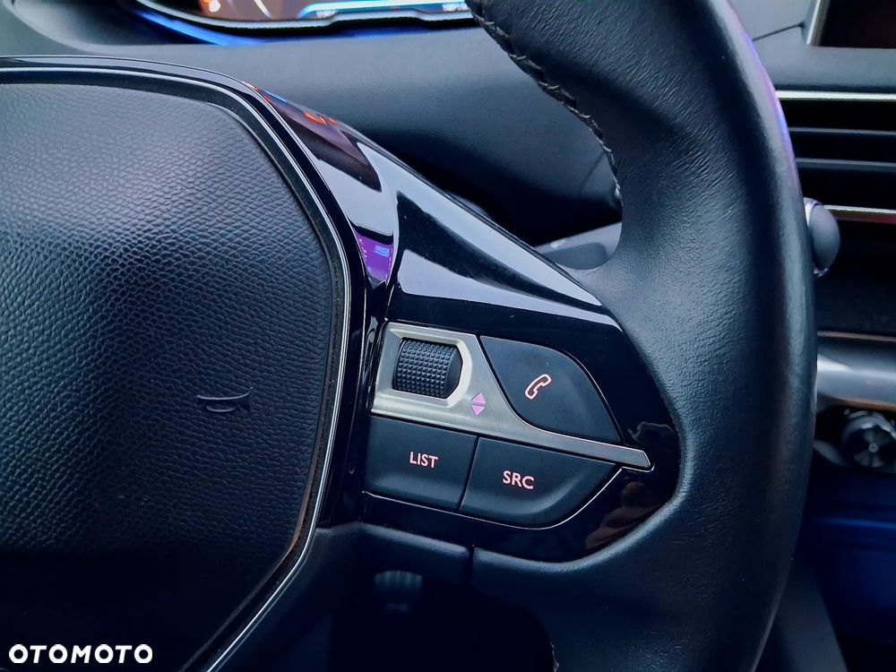 Peugeot 3008 PureTech 130 Stop & Start GPF Allure Business-Paket - 39