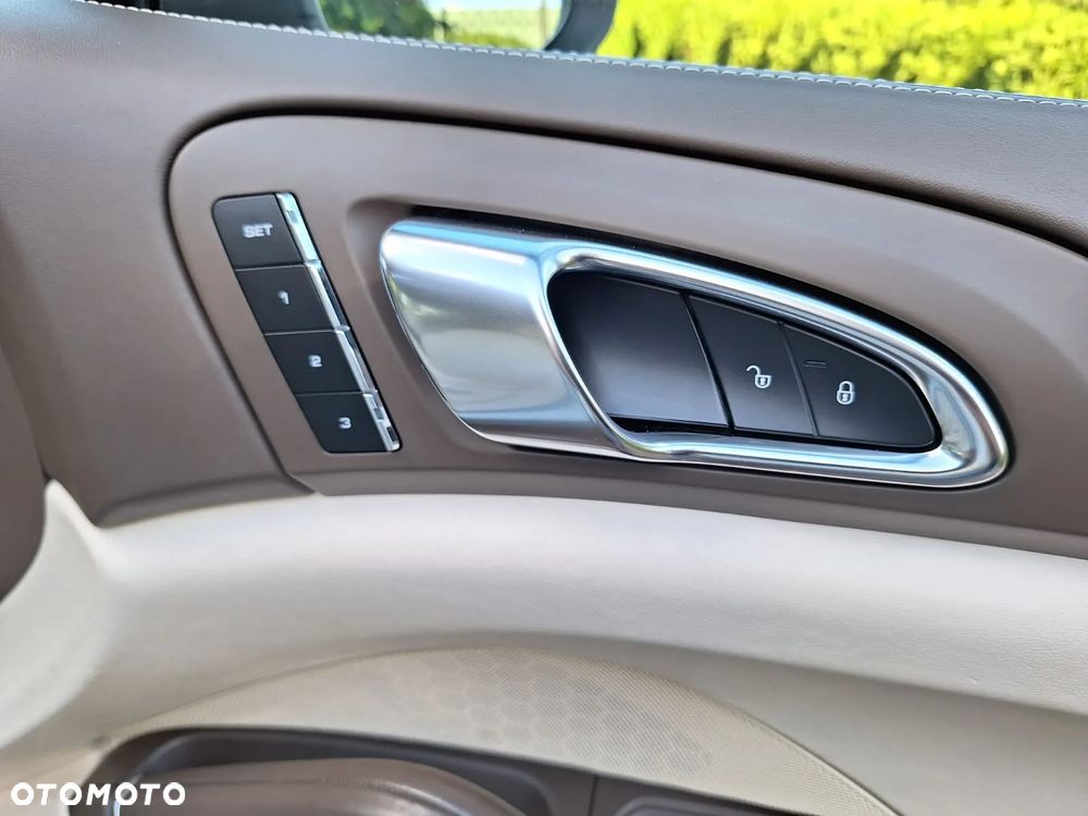 Porsche Cayenne - 10