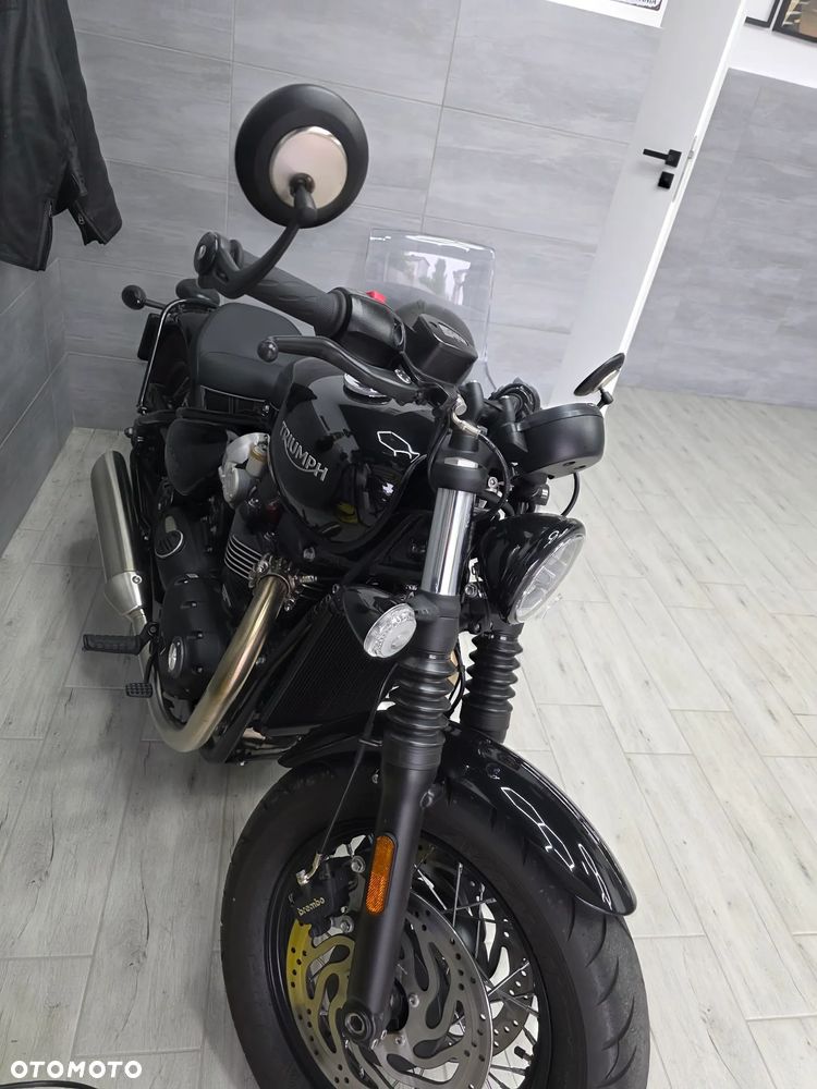 Triumph Bonneville Bobber - 8