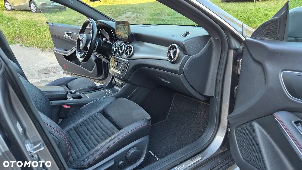 Mercedes-Benz CLA 180 7G-DCT AMG Line - 6