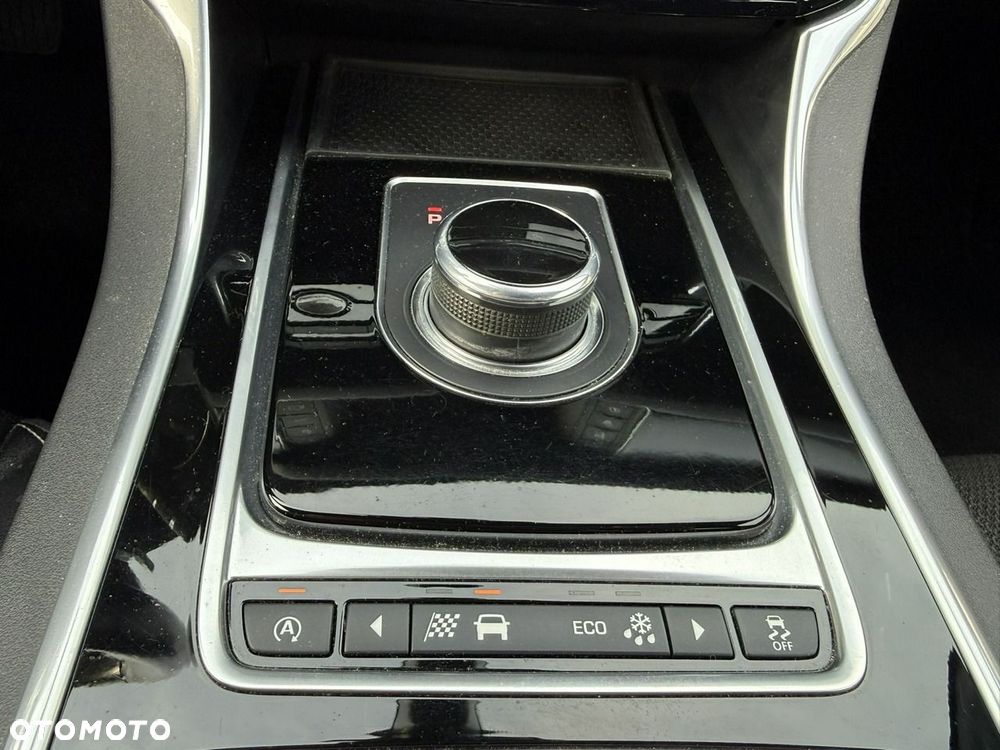 Jaguar XF 2.0 T R-Sport - 25