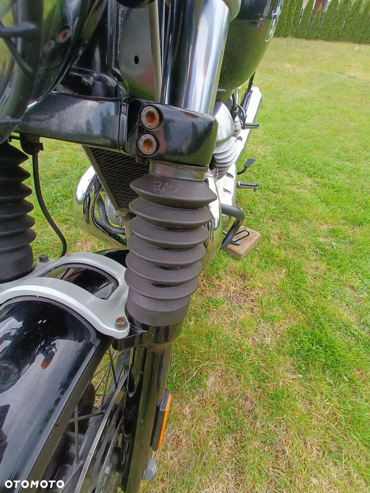Royal Enfield Interceptor - 13