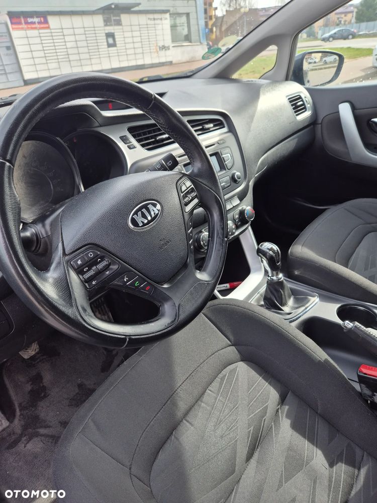 Kia Ceed - 16