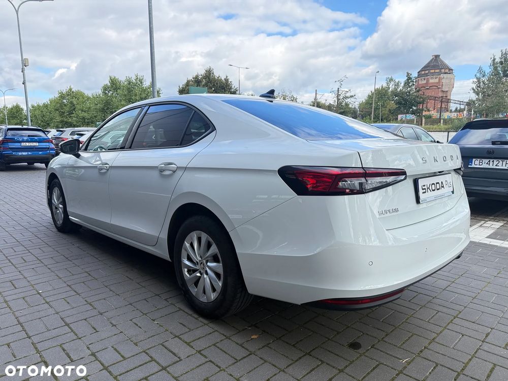 Skoda Superb 2.0 TDI SCR Essence DSG - 10