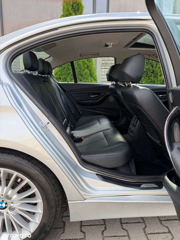 BMW Seria 3 320d Blue Performance Luxury Line - 36