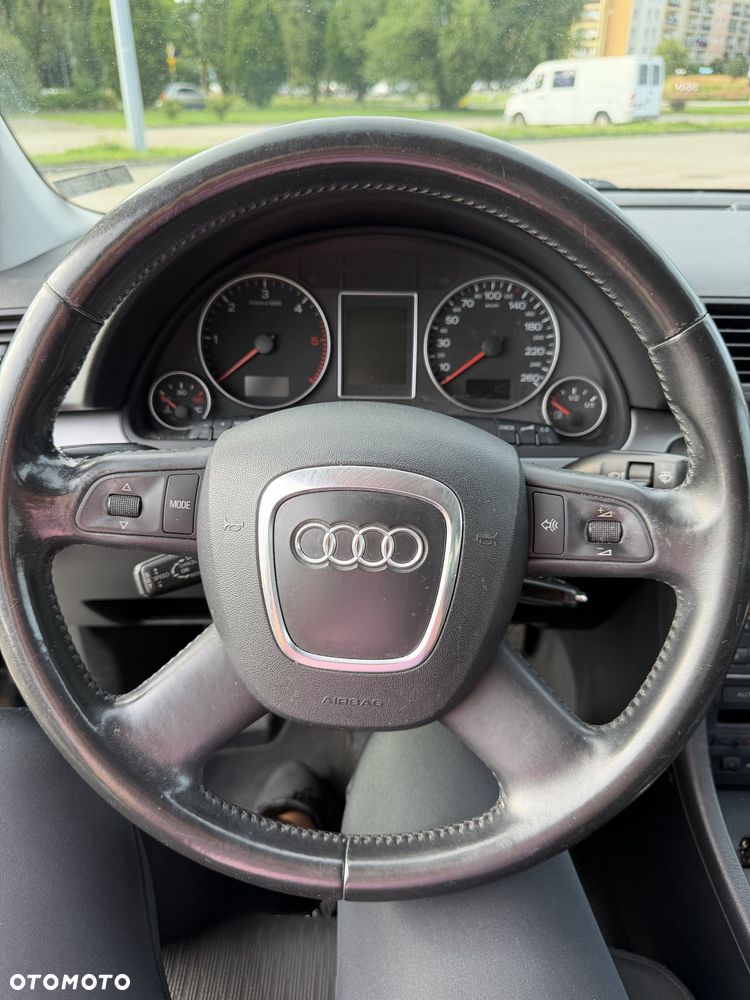 Audi A4 Limousine - 7