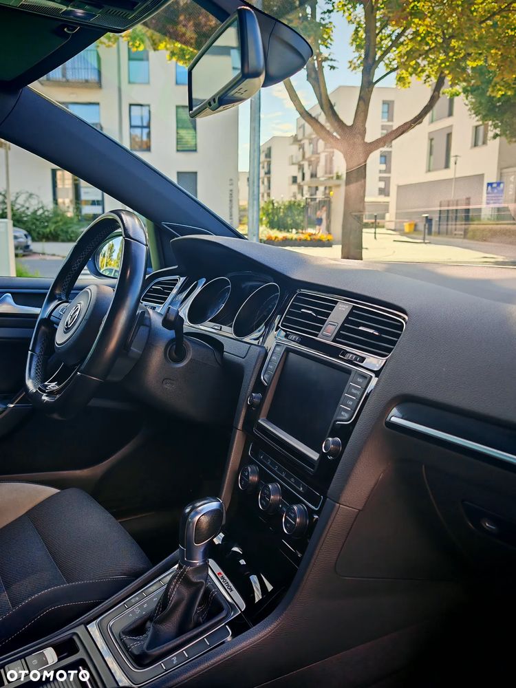 Volkswagen Golf - 9