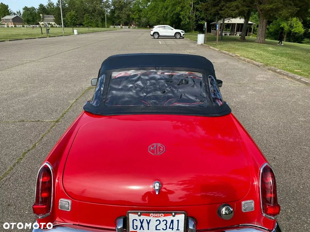 MG MGB - 19