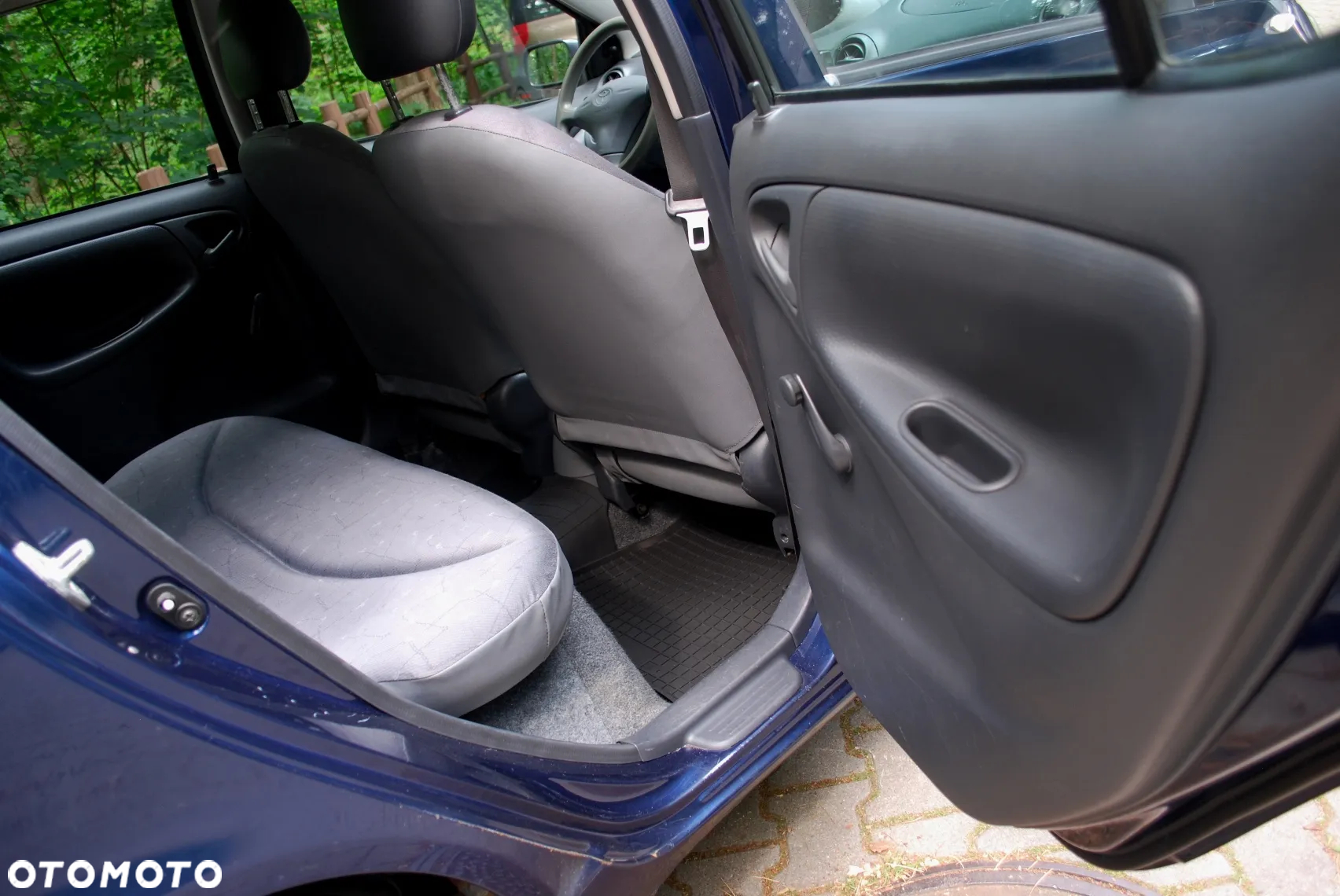 Toyota Yaris 1.0 Luna - 9