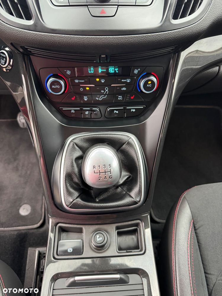 Ford Kuga 1.5 EcoBoost 2x4 ST-Line - 35