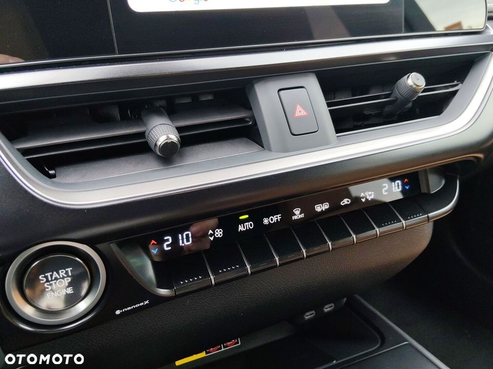 Lexus UX - 23