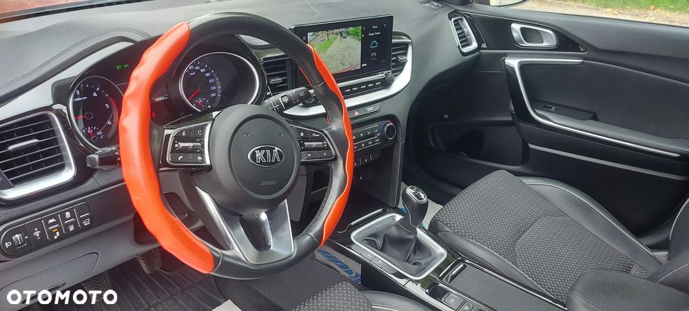Kia XCeed 1.6 CRDi PLATINUM EDITION - 37