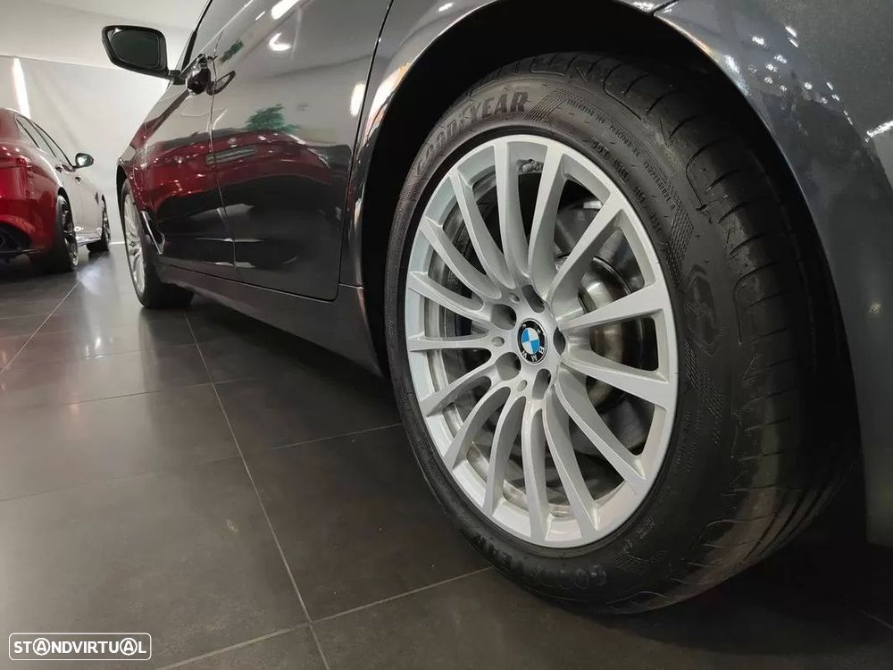 BMW 520 e Line Luxury - 29