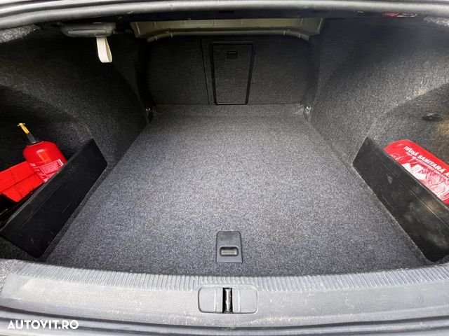 Volkswagen Passat - 9