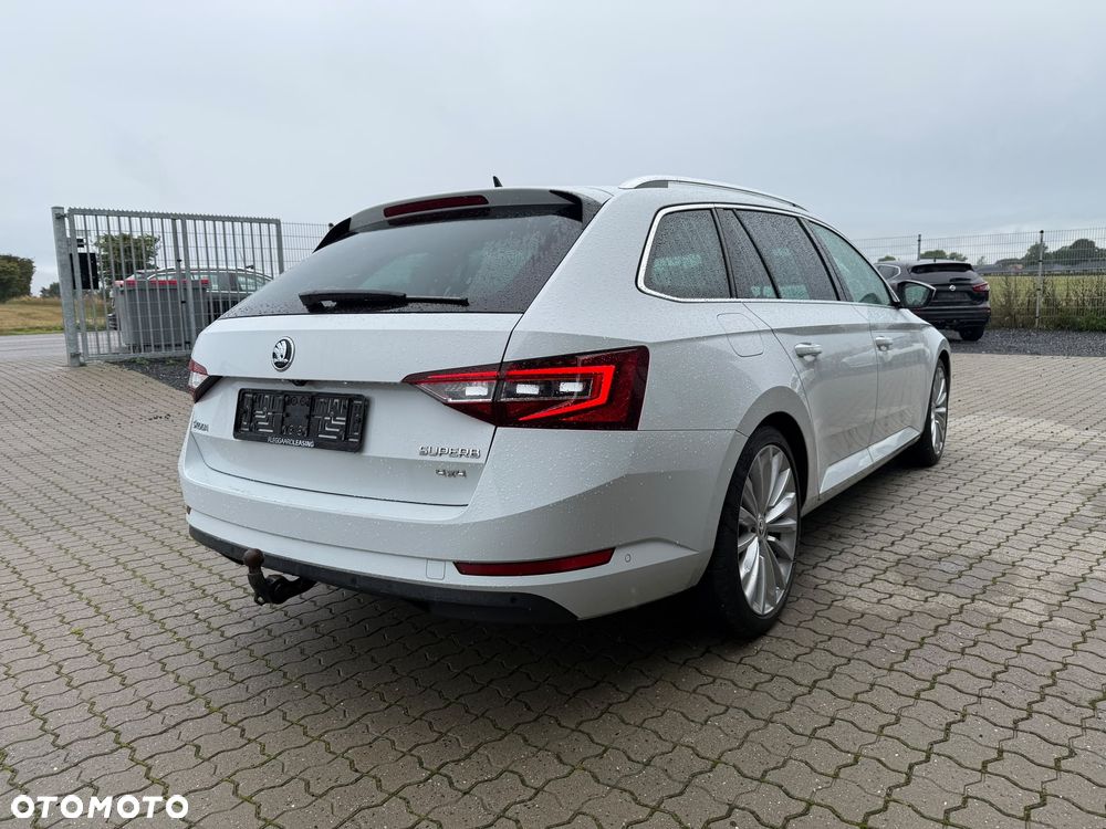 Skoda Superb 2.0 TDI 4x4 DSG Premium Edition - 4
