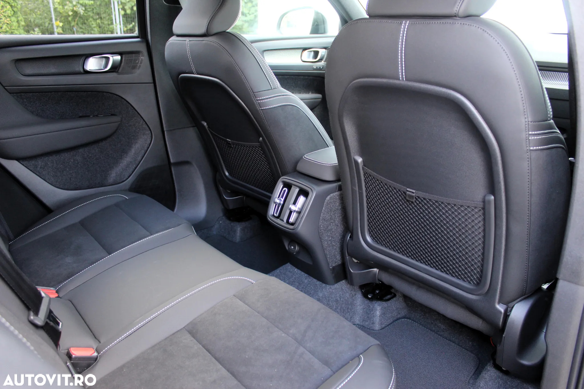 Volvo XC 40 B4 AT FWD MHEV Ultimate Dark - 20