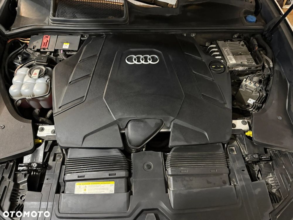 Audi Q8 55 TFSI quattro tiptronic - 24
