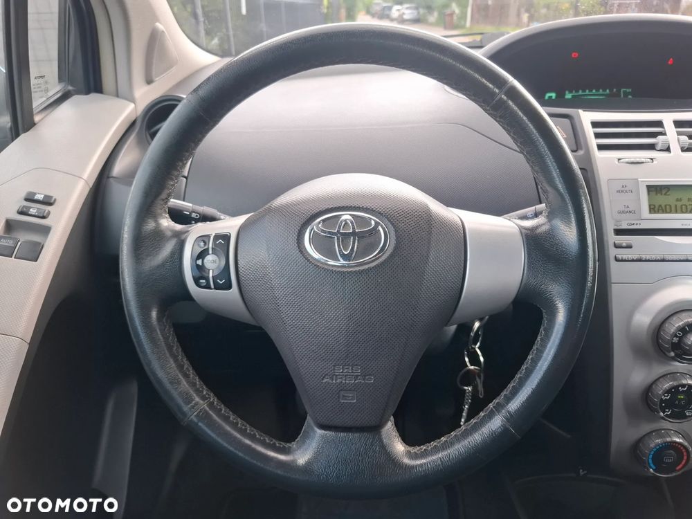 Toyota Yaris 1.3 VVT-i Travel - 24