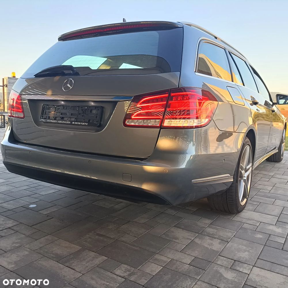 Mercedes-Benz Klasa E 300 T BlueTEC 7G-TRONIC - 26